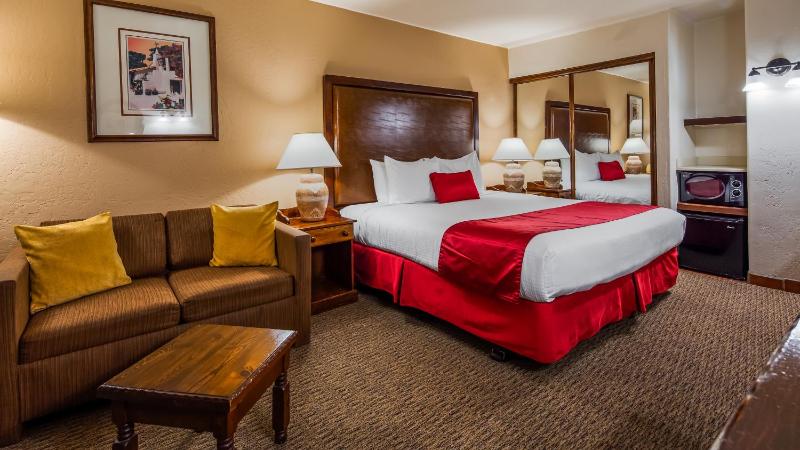 Deluxe King Room image 1