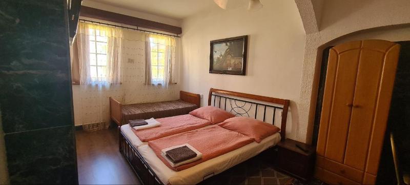 Classic Triple Room image 1