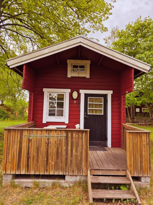 Cottage with Shared Bathroom image 1