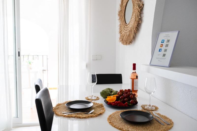 Casa Sunrise - Deluxe house with rooftop 5 pools and panoramic sea views Calpe - image 2