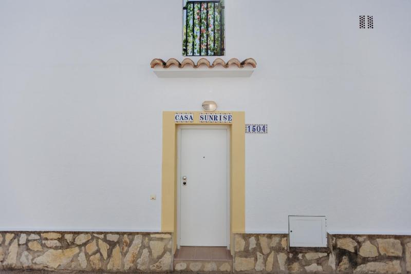 Casa Sunrise - Deluxe house with rooftop 5 pools and panoramic sea views Calpe - image 3