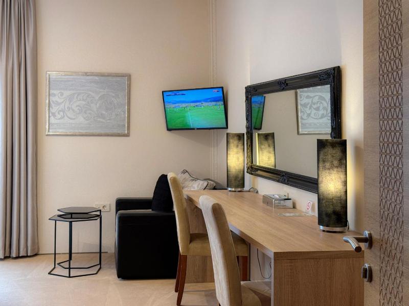 Superior Double Room image 4