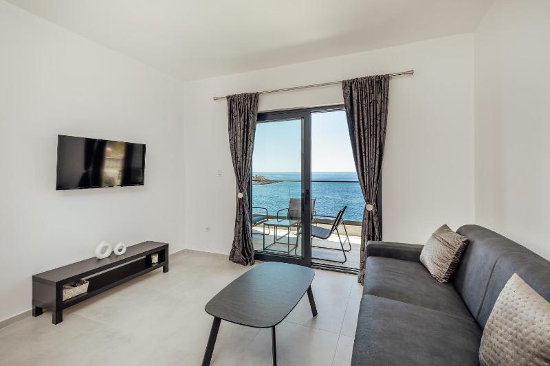 Veslo Sea Blue Apartments - Lustica - image 11