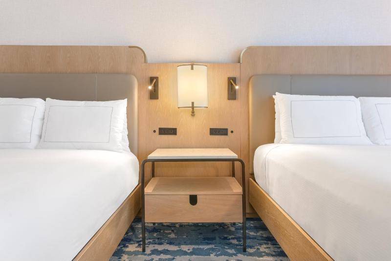 Queen Room with Two Queen Beds image 2