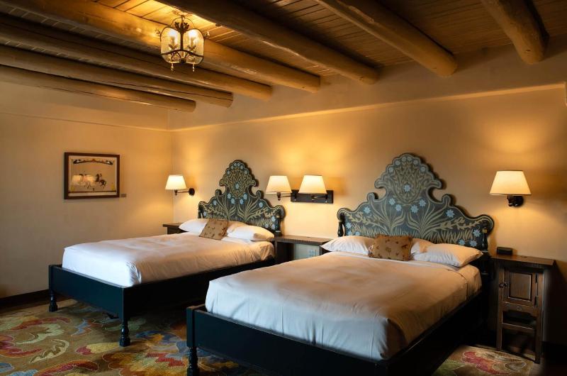 Traditional Double Room image 3
