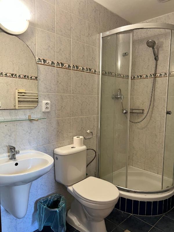Comfort Triple Room with Shower image 3