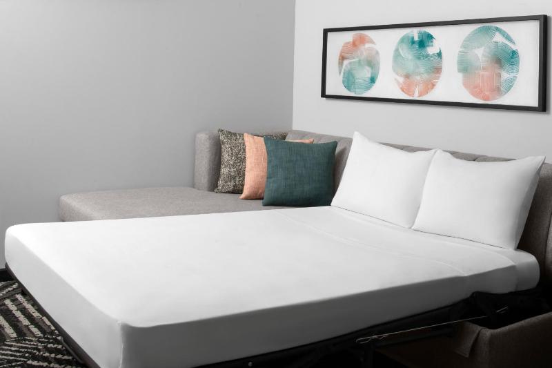 One-Bedroom King Suite image 3