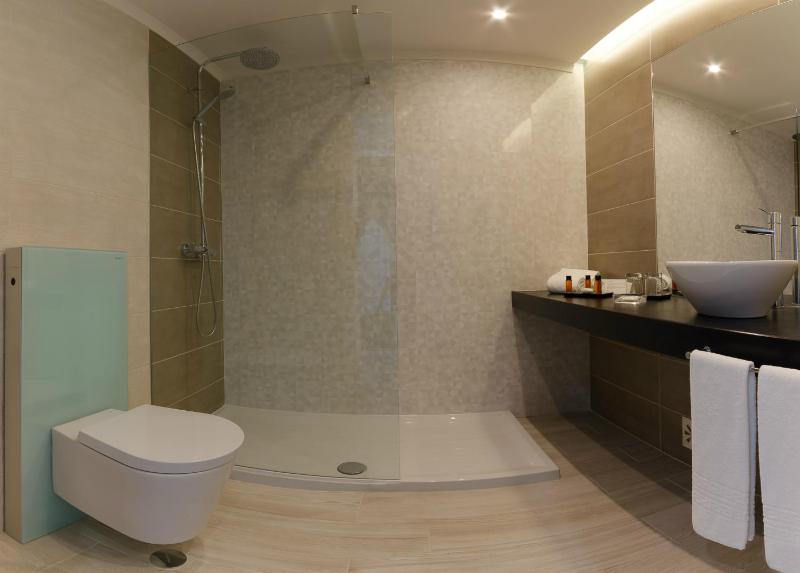 Twin or Double Room with Pool View and Balcony image 3