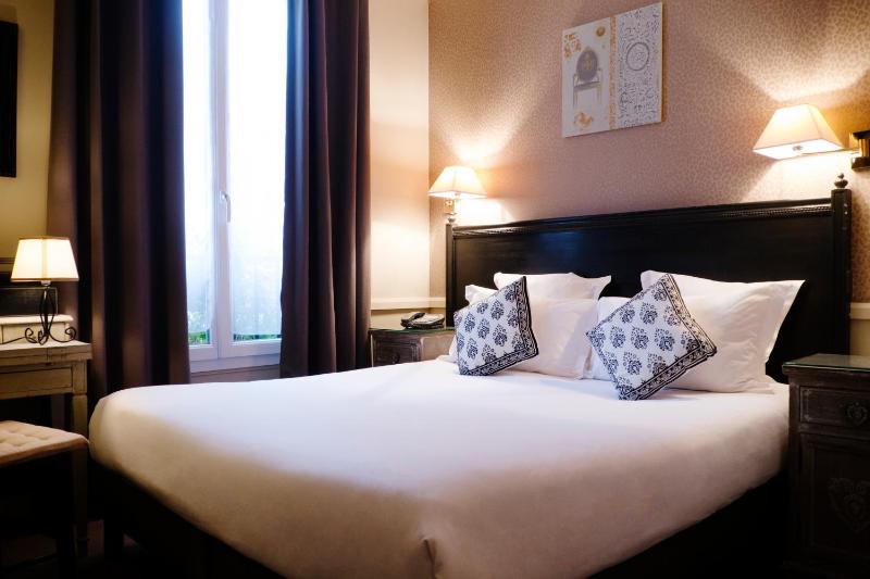 Double Room image 2