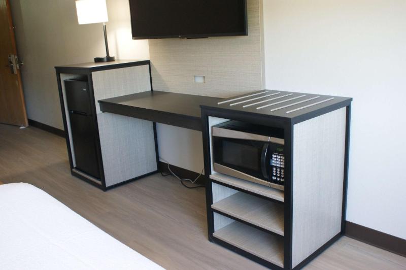 King Room - Non-Smoking image 4