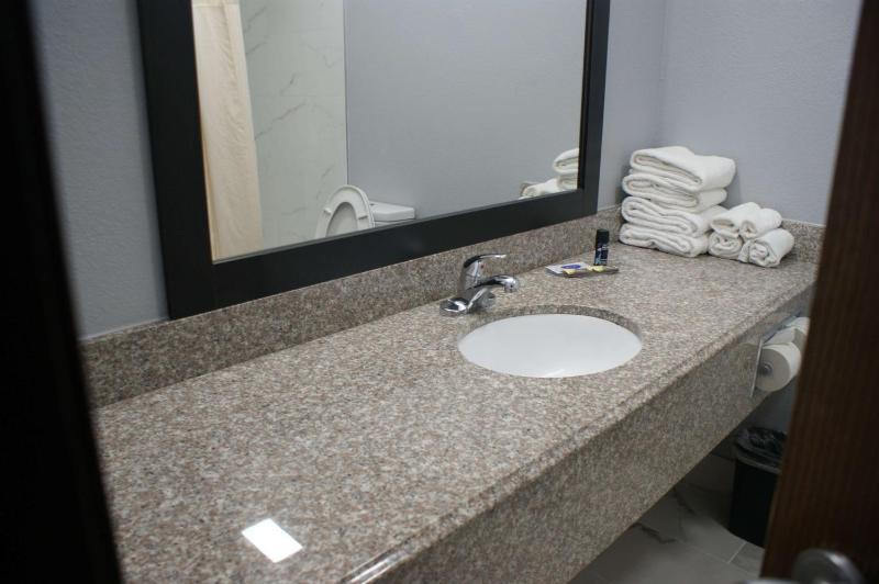 King Room - Non-Smoking image 3