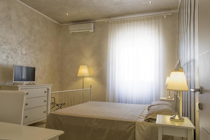 Comfort Triple Room image 3