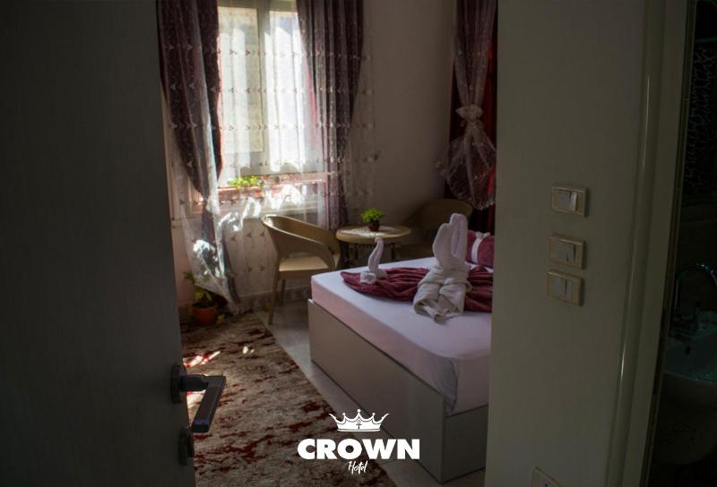 Crown Home - image 9