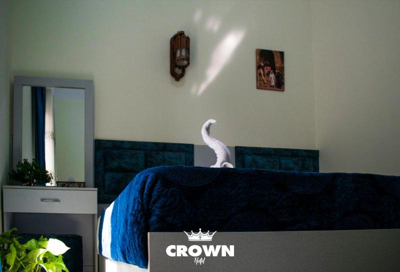 Crown Home - image 2