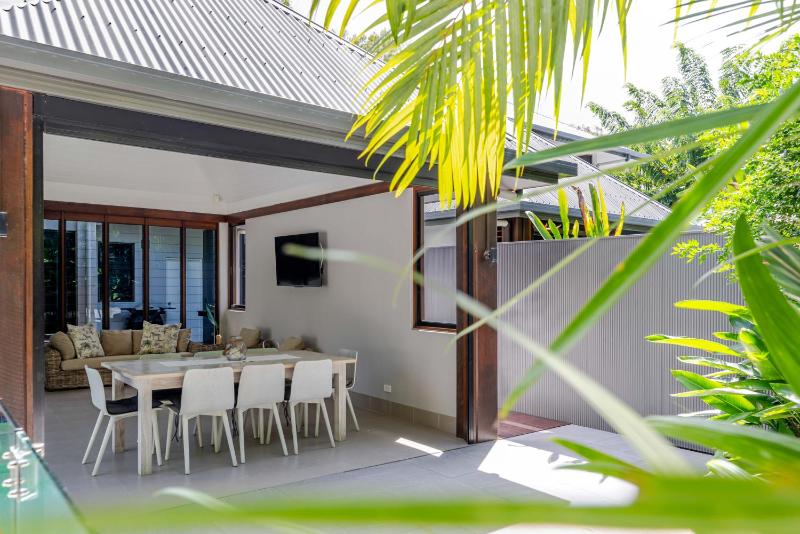 Tropic Villa at 2/42 Garrick Street - image 17