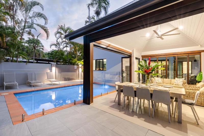 Tropic Villa at 2/42 Garrick Street - image 9