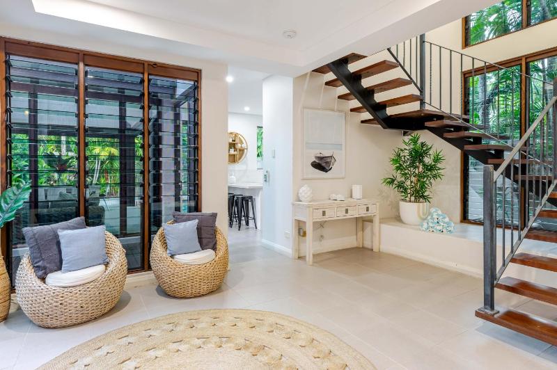 Tropic Villa at 2/42 Garrick Street - image 21