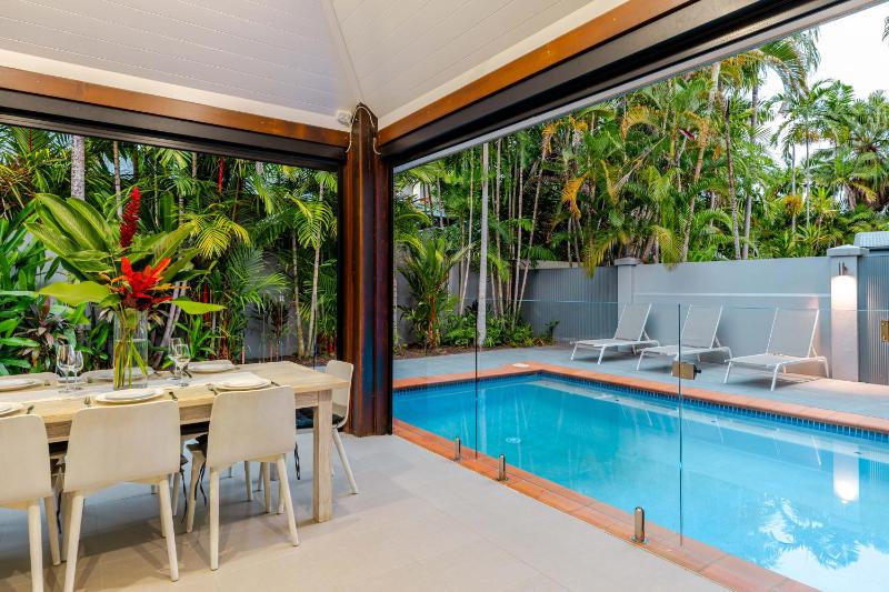 Tropic Villa at 2/42 Garrick Street - image 11