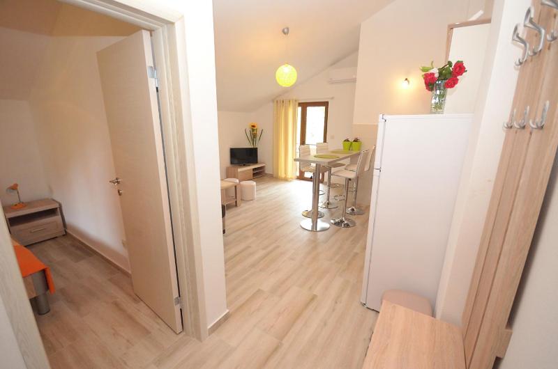 One-Bedroom Apartment image 3