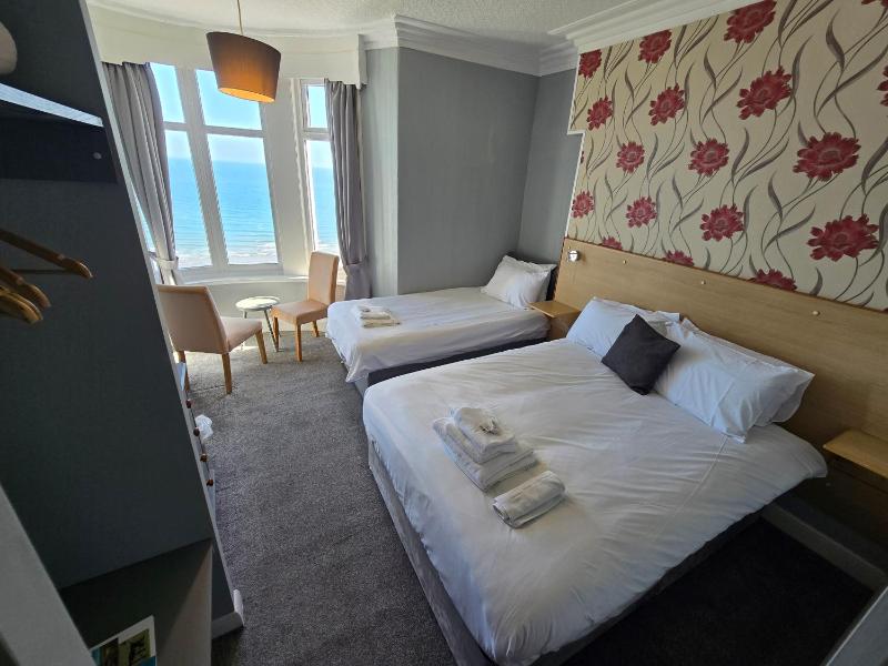 Standard Double or Twin Room image 1