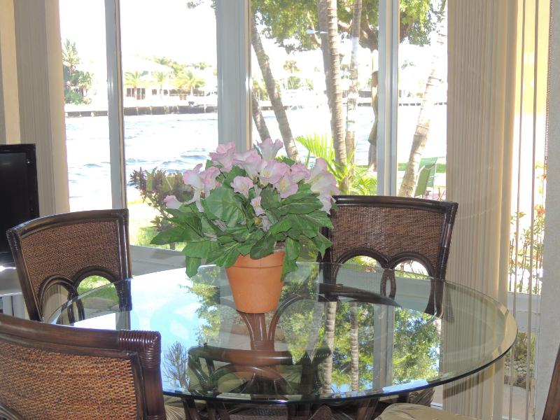 Larger One-Bedroom Apartment with Intracoastal View image 3