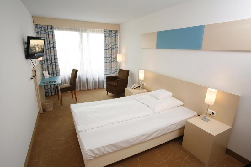 Single Room image 4