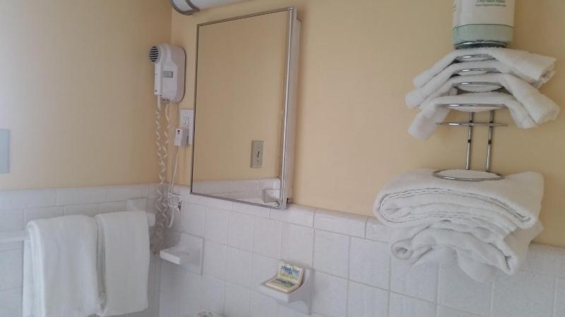 Queen Room with Two Queen Beds with Ocean View image 2