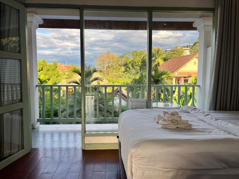 Double Room with Balcony image 2