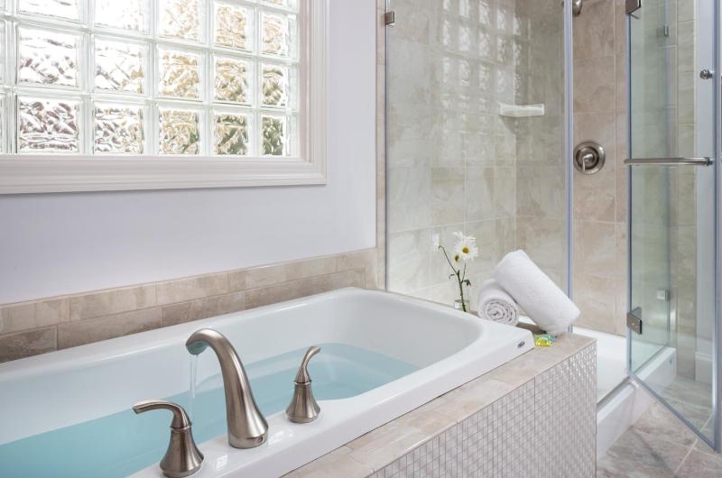 Lavendar Cottage image 3