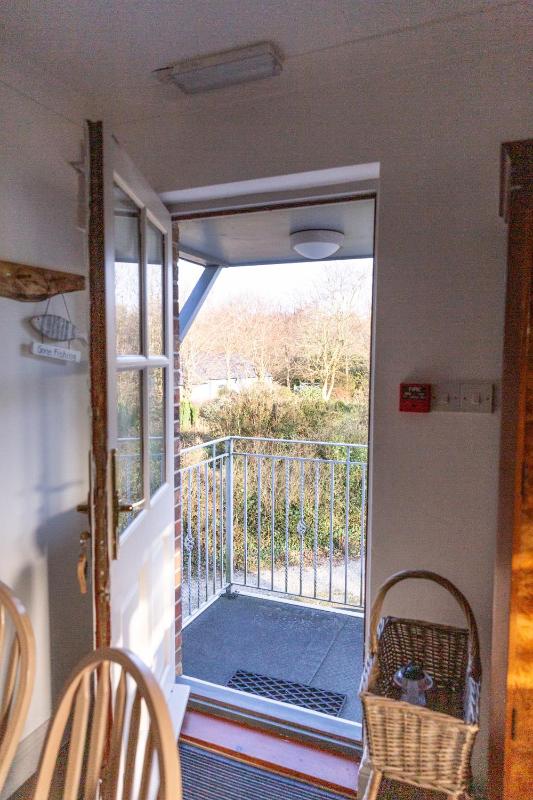 Suite with Garden View image 4