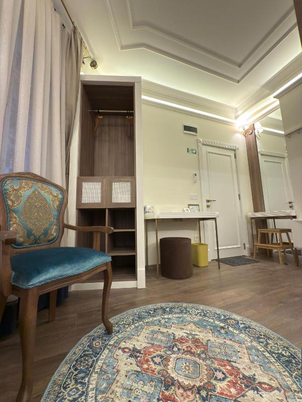 Deluxe Double Room image 4