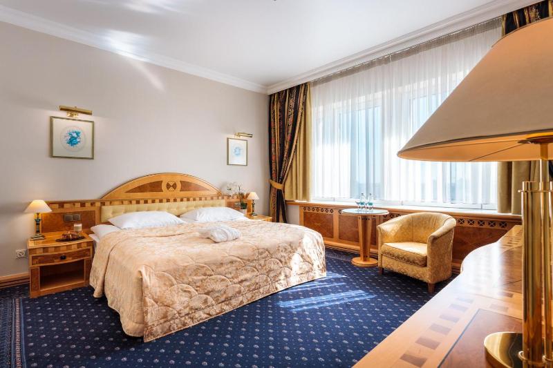 Standard Double or Twin Room image 2