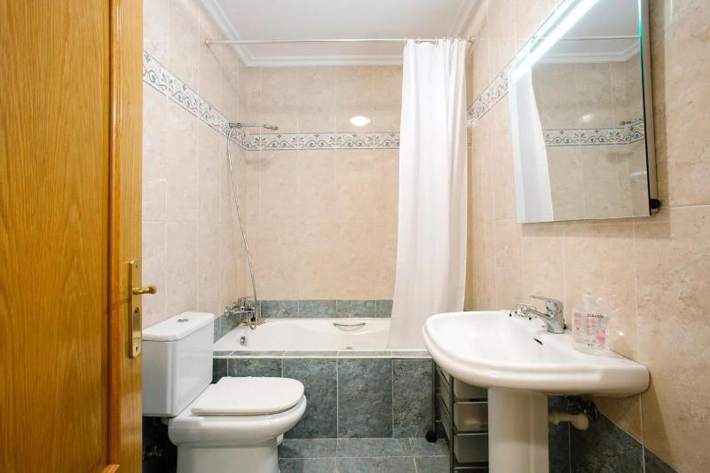 Modern apartment in Donostia 75 m² with jacuzzi. - image 4
