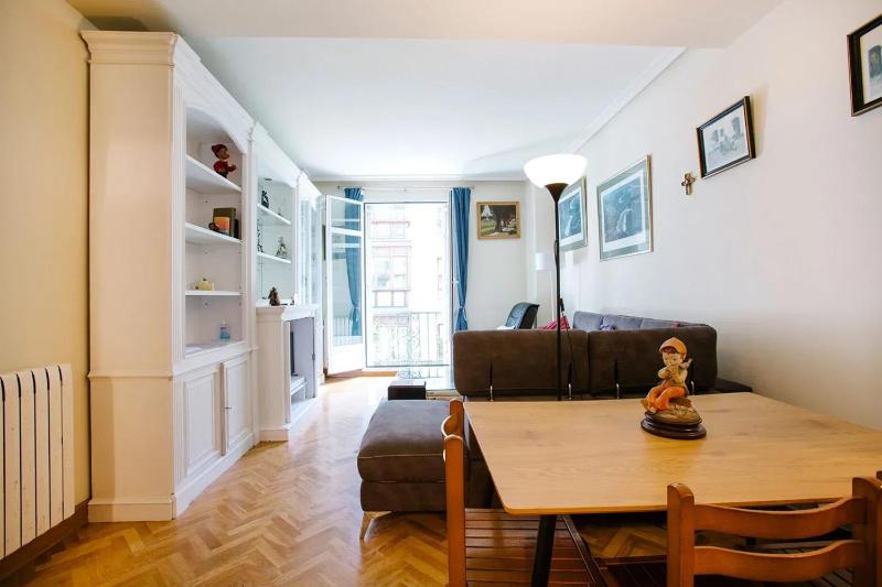 Modern apartment in Donostia 75 m² with jacuzzi. - image 30