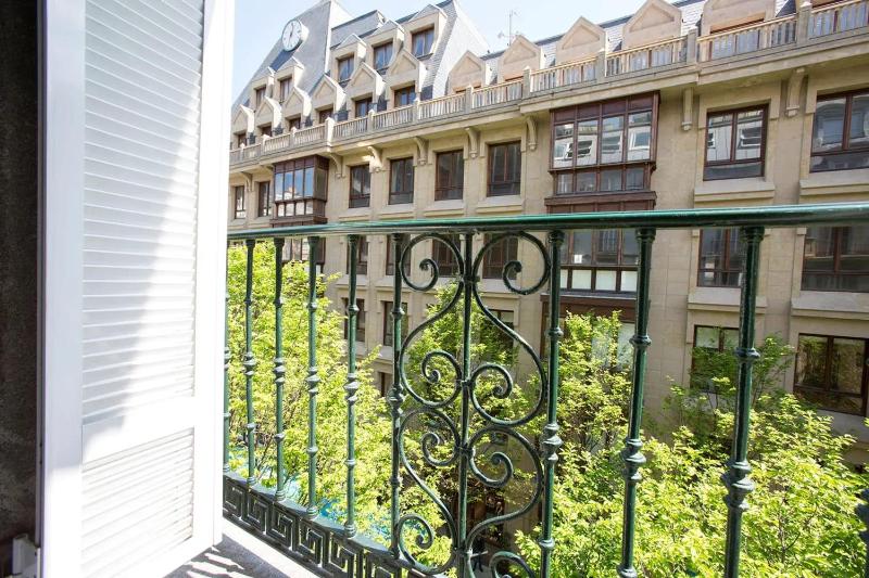 Modern apartment in Donostia 75 m² with jacuzzi. - image 19