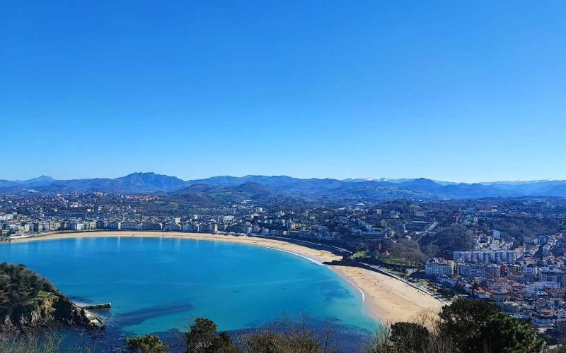 Modern apartment in Donostia 75 m² with jacuzzi. - image 29