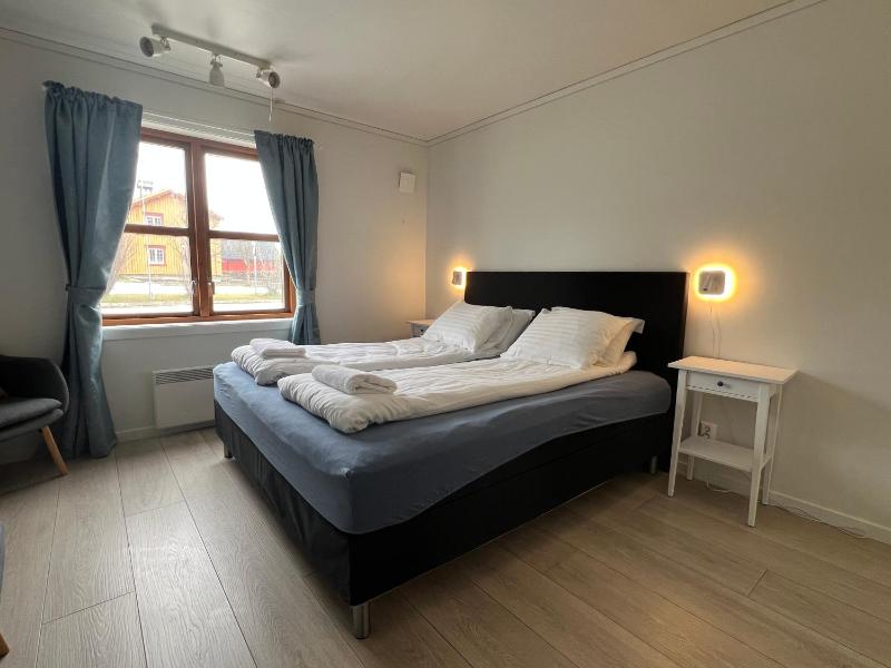 Large Double Room image 1