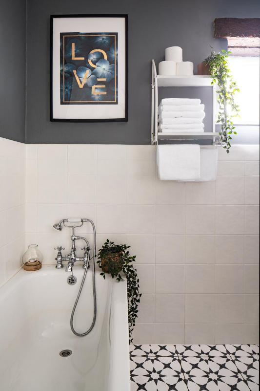 Family Room with Shared Bathroom image 2