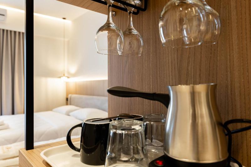Deluxe Quadruple Room with Sea View image 1