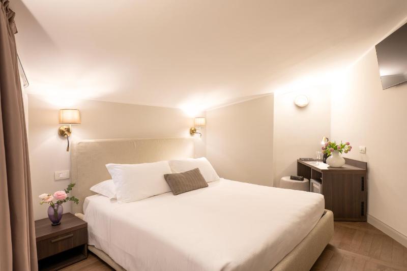 Standard Single Room image 4
