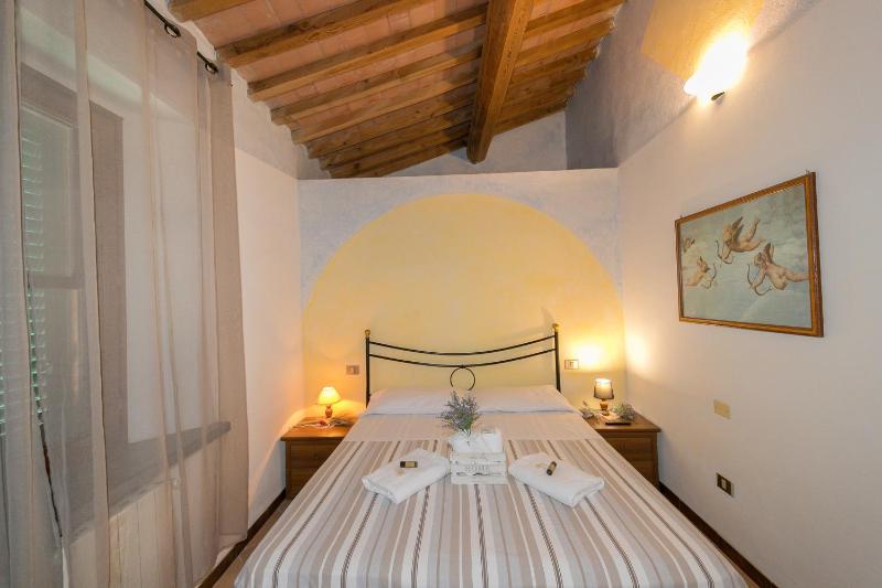 Standard Double or Twin Room image 3