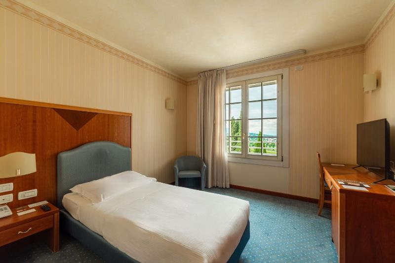 Single Room image 1