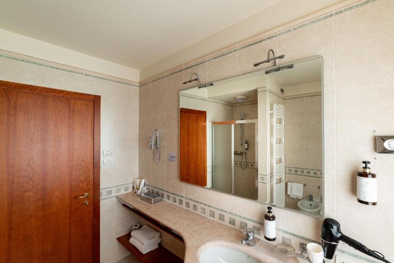 Superior Room image 2