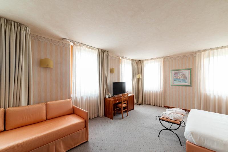 Family Junior Suite image 2
