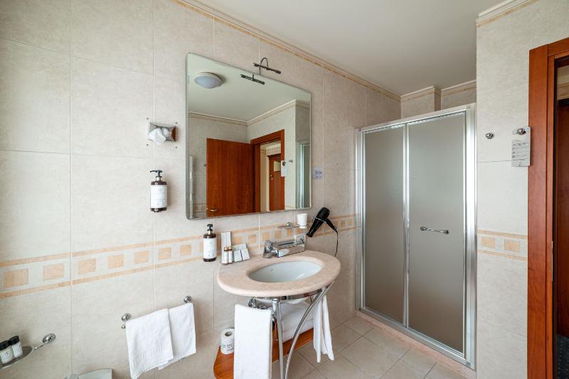 Standard Double Room image 2