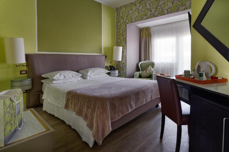 Superior Double Room image 2
