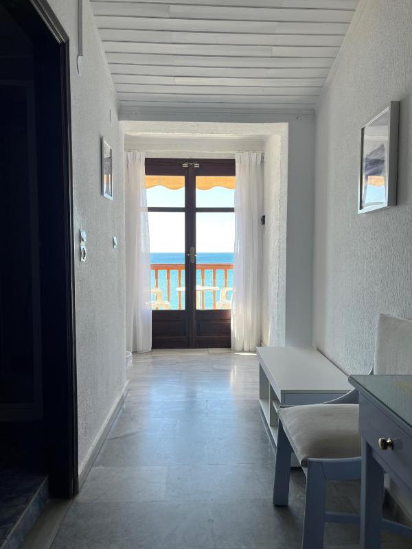 Studio with Sea View image 4