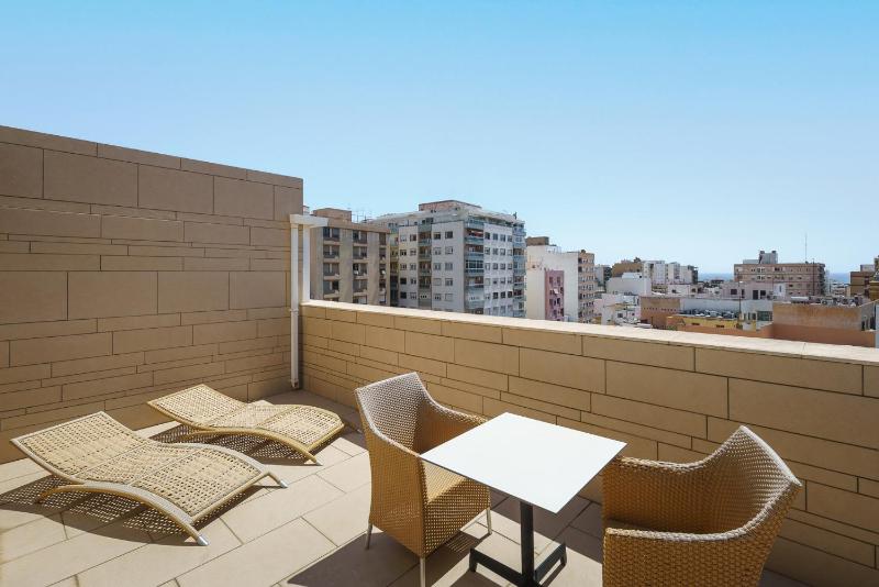 Suite with Solarium image 3