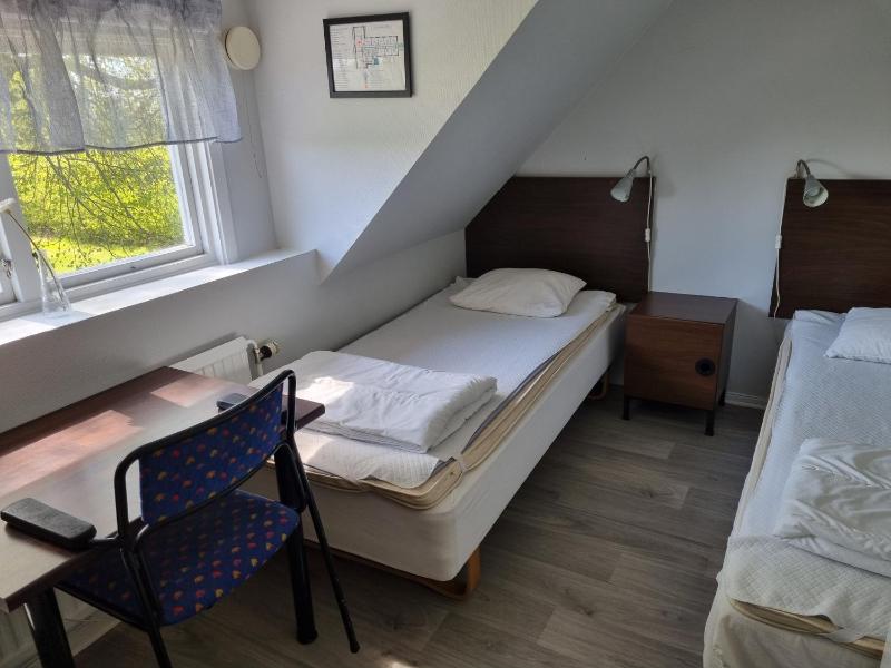 Quadruple Room with Shared Bathroom image 3