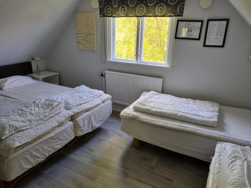 Quadruple Room with Shared Bathroom image 4